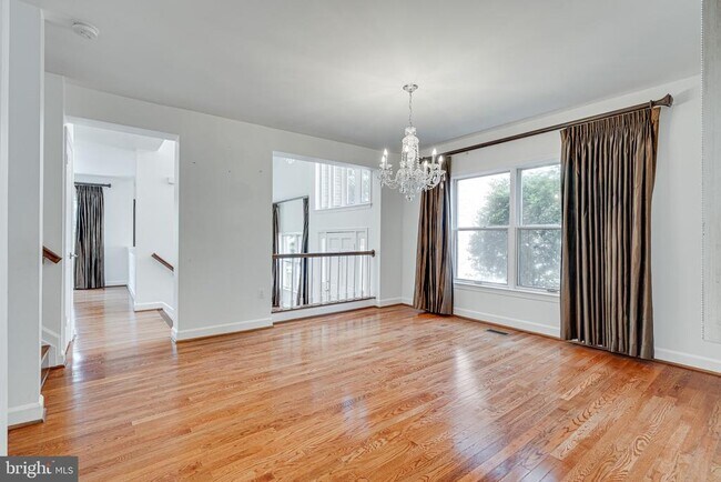 Building Photo - 1498 Hampton Hill Cir