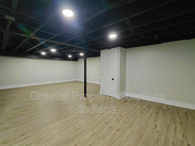 Building Photo - 234 Fernwood St