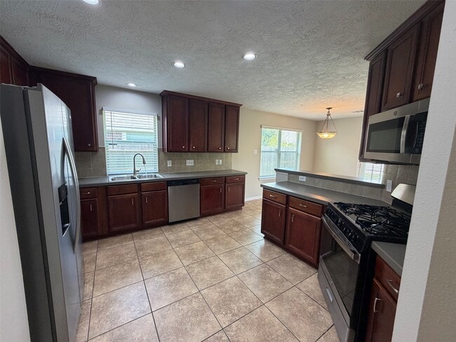 Building Photo - 3715 Humble Dr