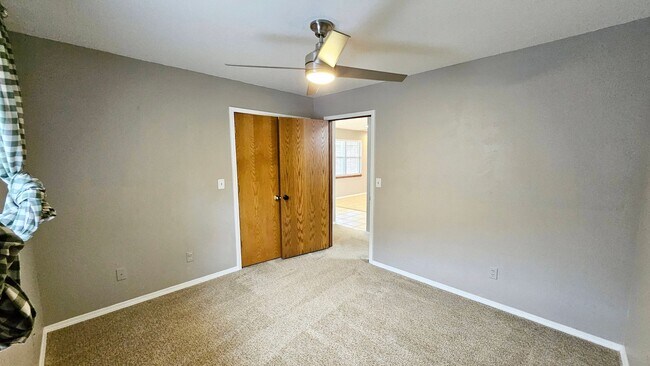 Building Photo - Inviting Home with Bonus Workshop Space!