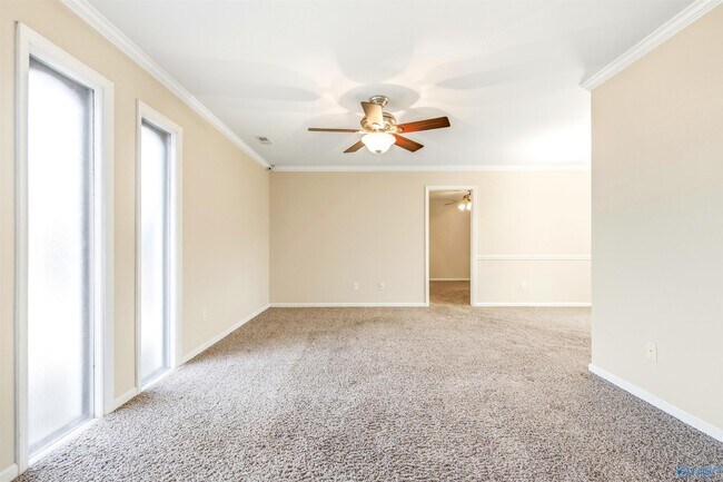 Building Photo - 2008 Burlingame Dr SE