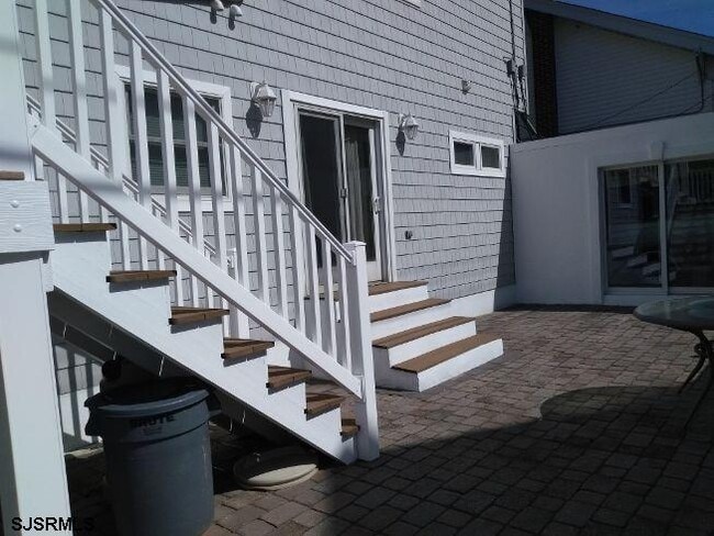Building Photo - 20 N Swarthmore Ave