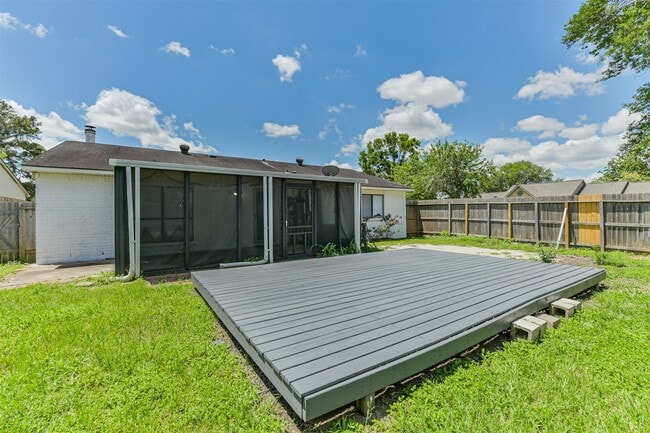 Building Photo - 24426 Rockin 7 Dr