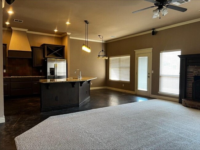 Building Photo - 13111 Red Oak Dr