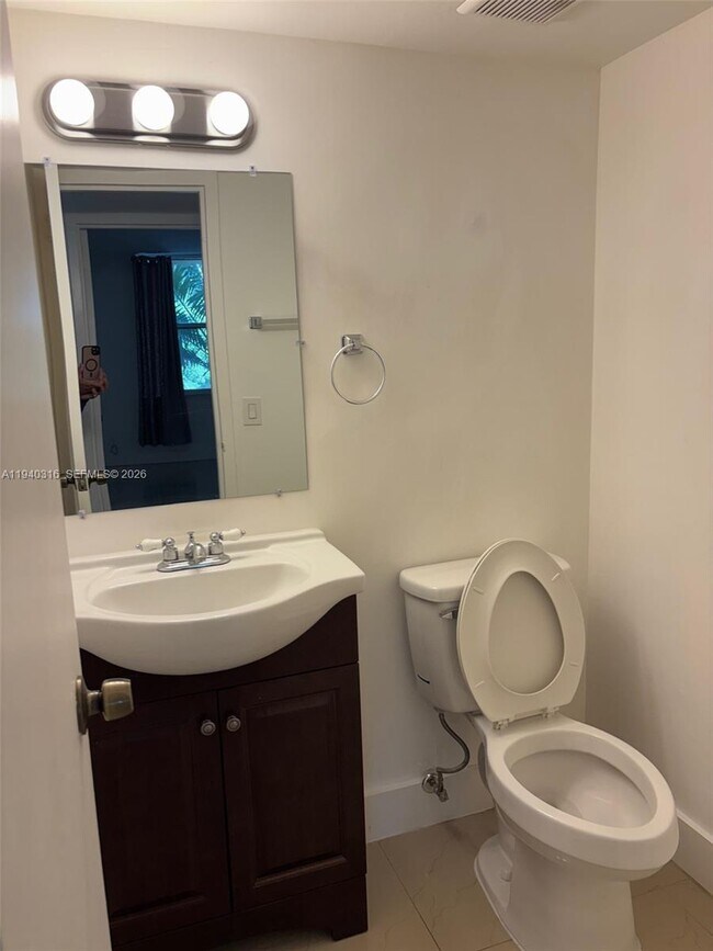 Building Photo - 1800 Sans Souci Blvd