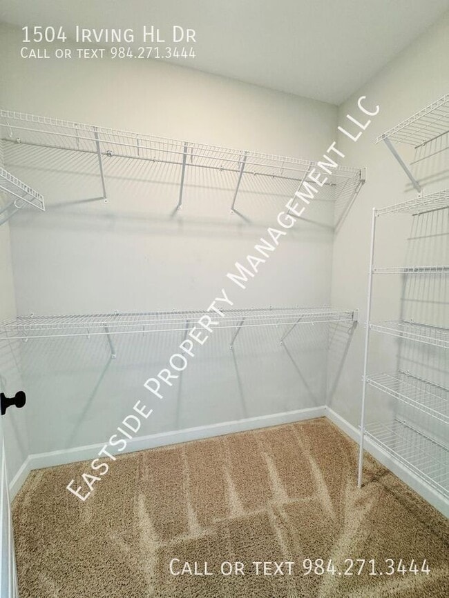 Building Photo - 1504 Irving Hl Dr