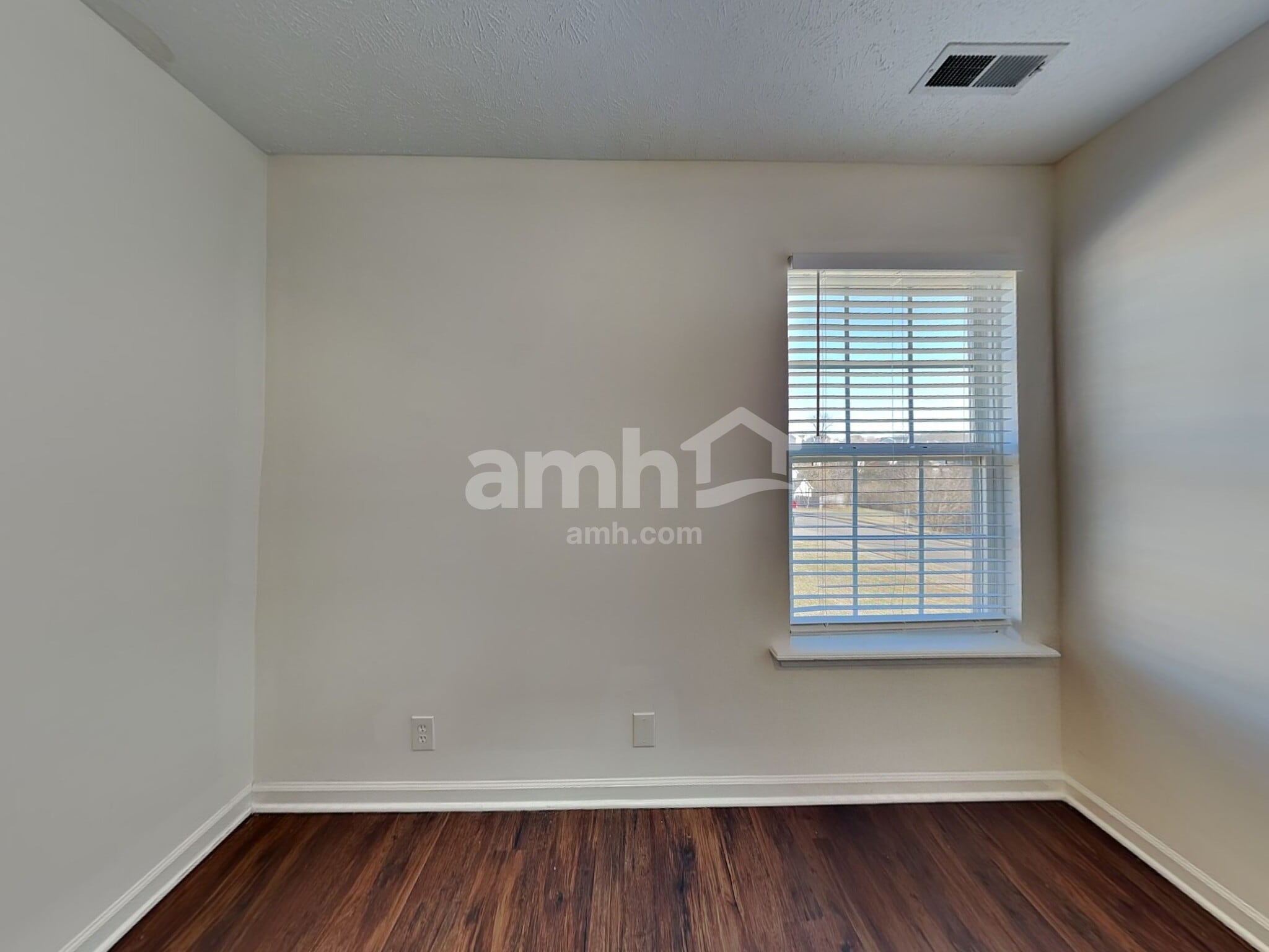 Building Photo - 7460 Maggie Dr