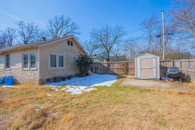 Building Photo - 2 Bedroom Stifft Station Cottage