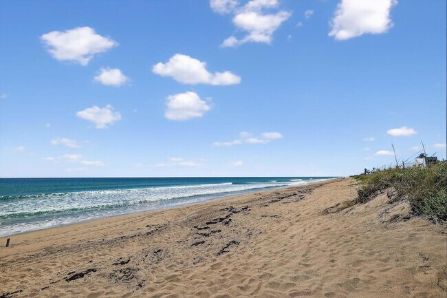 Building Photo - 2355 NE Ocean Blvd