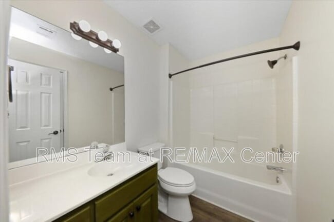 Building Photo - 2515 Lakeview Trail