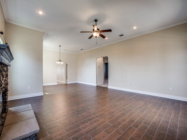 Building Photo - 6102 Still Meadow