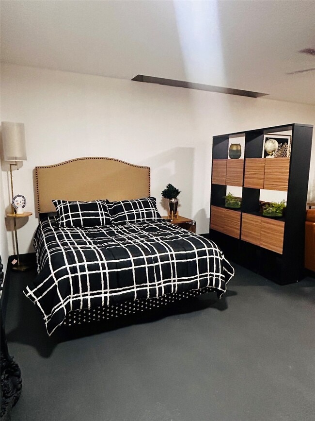 Building Photo - 16837 Kettle Creek Dr