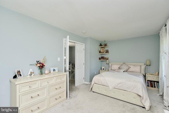 Building Photo - 9885 Burke Pond Ct