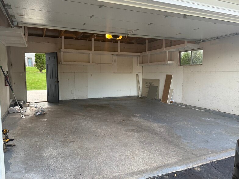 Building Photo - 500 W Mohawk Trl