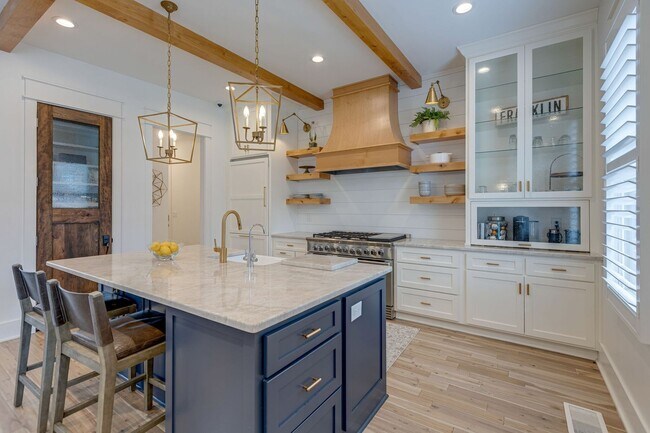 Building Photo - Franklin Home For Lease