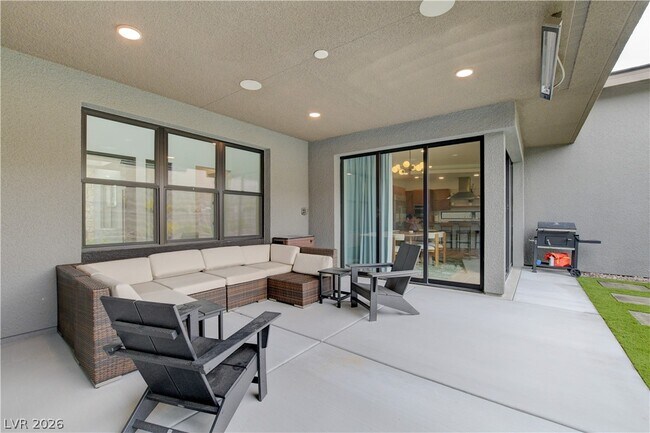 Building Photo - 779 Willits St