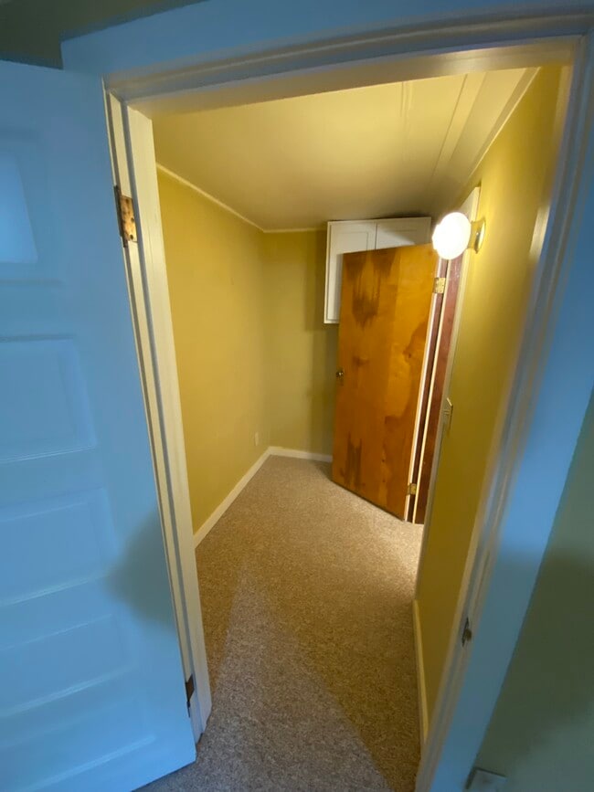 Building Photo - 7932 Violet Dr