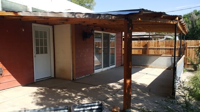 Building Photo - 3 bedroom 1 bath
