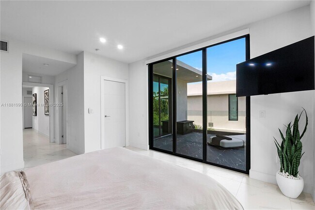 Building Photo - 4364 Alton Rd