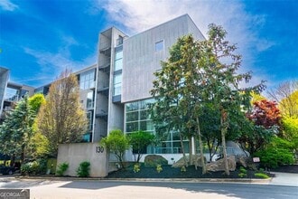 Building Photo - 130 Arizona Ave NE