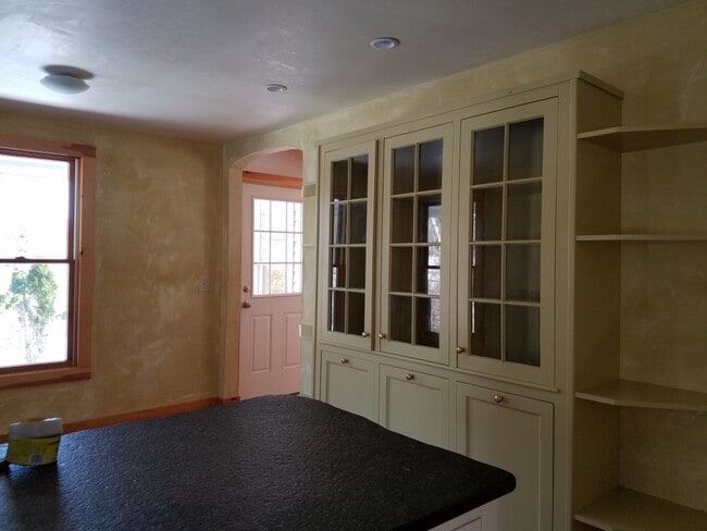 Building Photo - 143 Railroad Ave