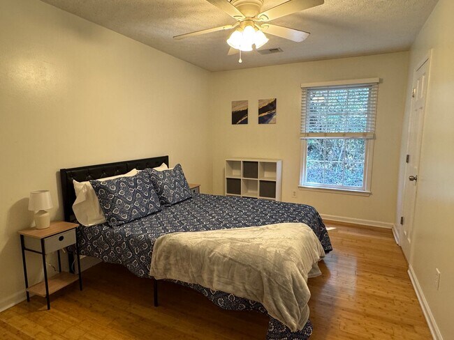 Building Photo - 191 Water Oak St