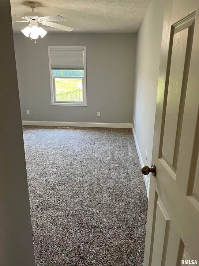 Building Photo - 1704 Tern Pl