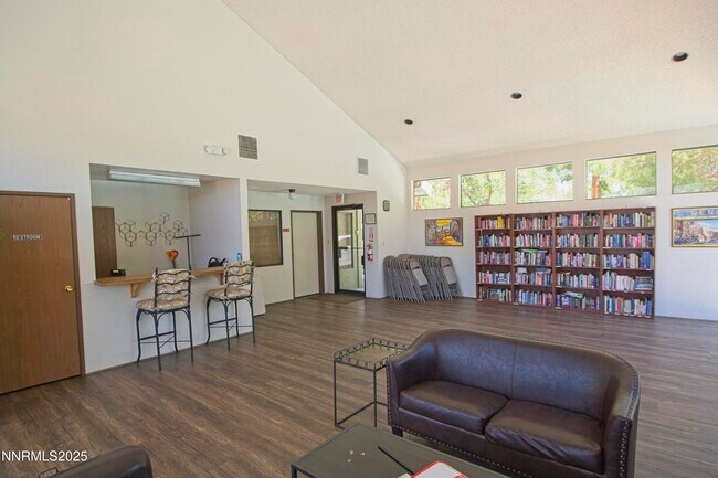 Building Photo - 2855 Idlewild Dr