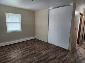 Building Photo - 5700 W Wahner Ave
