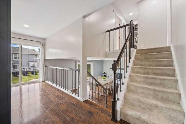 Building Photo - 375 Partridge Ct
