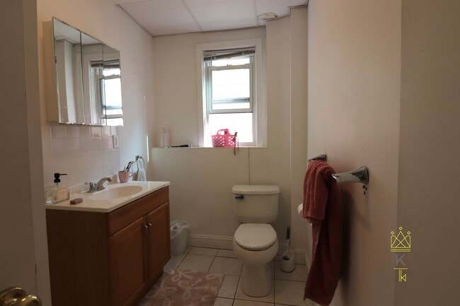 Building Photo - 5 A Kendall St