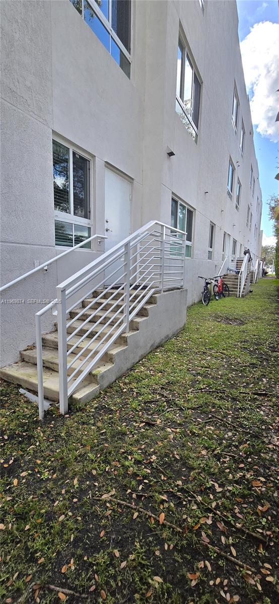 Building Photo - 2535 NE 193rd St