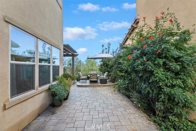 Building Photo - 55 Fuchsia