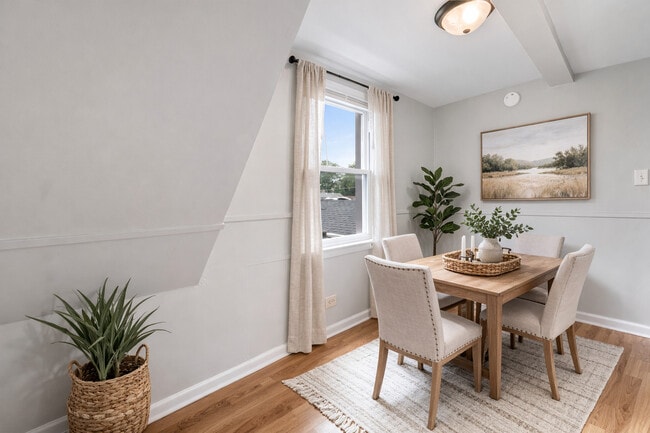 Building Photo - 1342 Circle Ave