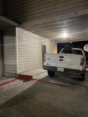 Building Photo - 8545 Midpark Rd