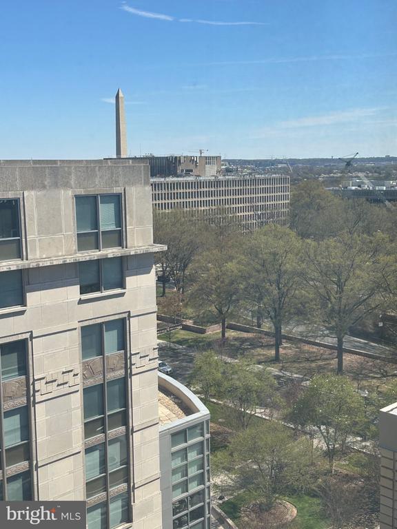 Building Photo - 522 21st St NW