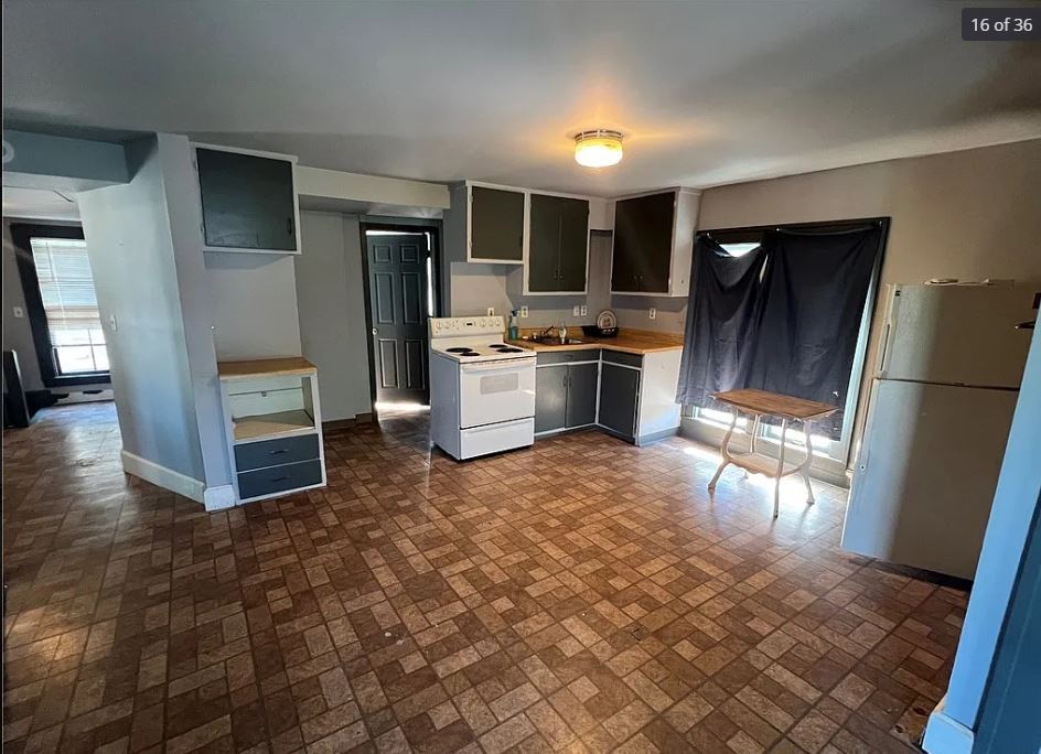 Building Photo - 114 Lagrange St