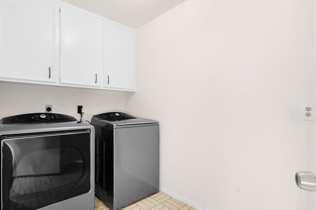 Building Photo - 11426 Sageperry Dr