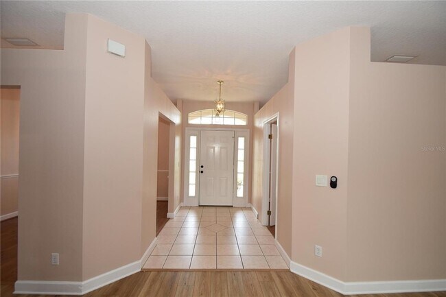 Building Photo - 33 Westridge Ln
