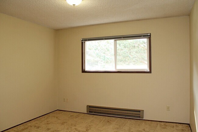 Building Photo - 6755-6755 SW Terri Ct