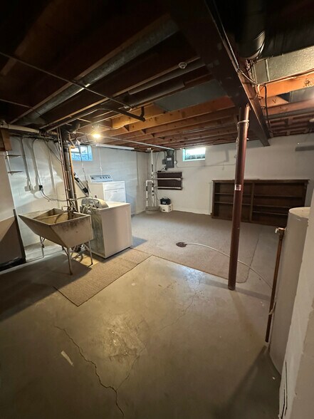 Building Photo - 2727 S 83rd Pl