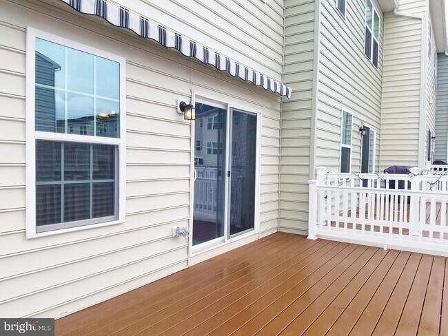 Building Photo - 611 Washington Sq