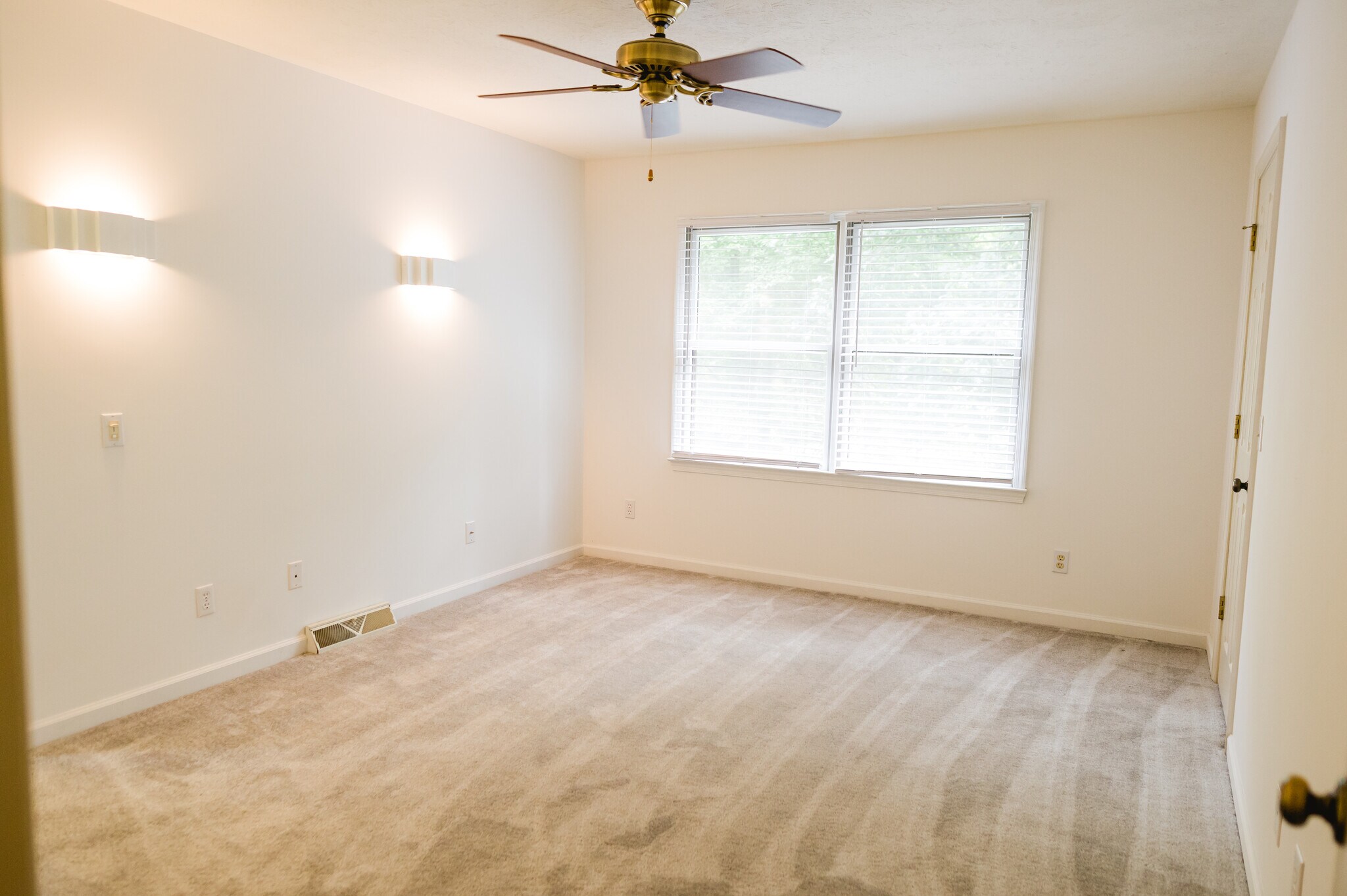 Primary Bedroom - 59 Fawn Ct