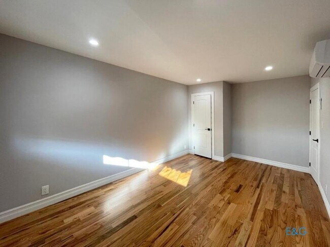 Building Photo - 3 bedroom in BROOKLYN NY 11234