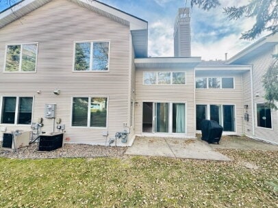 Building Photo - "Charming 2-Bed, 2-Bath Townhouse with Gleaming Hardwood Floors in Saint Anthony!"