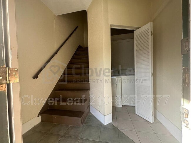 Building Photo - 817 W Mulberry Ave