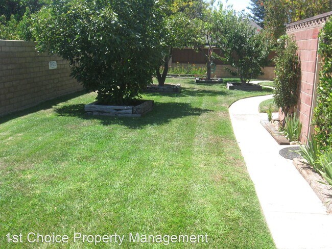 Building Photo - 3 br, 3 bath House - 312 E. Las Flores Way