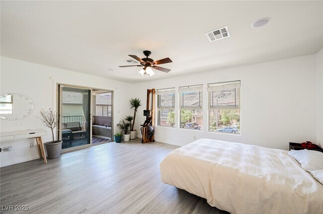Building Photo - 5484 Sentinel Point Ct