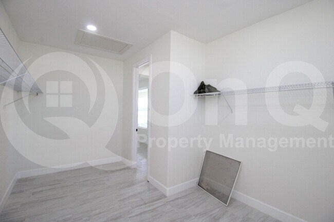 Building Photo - 22536 W Huntington Dr