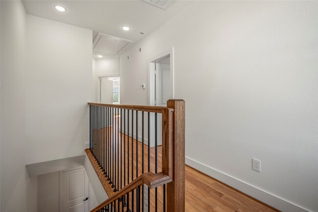Building Photo - 6324 Del Rio St
